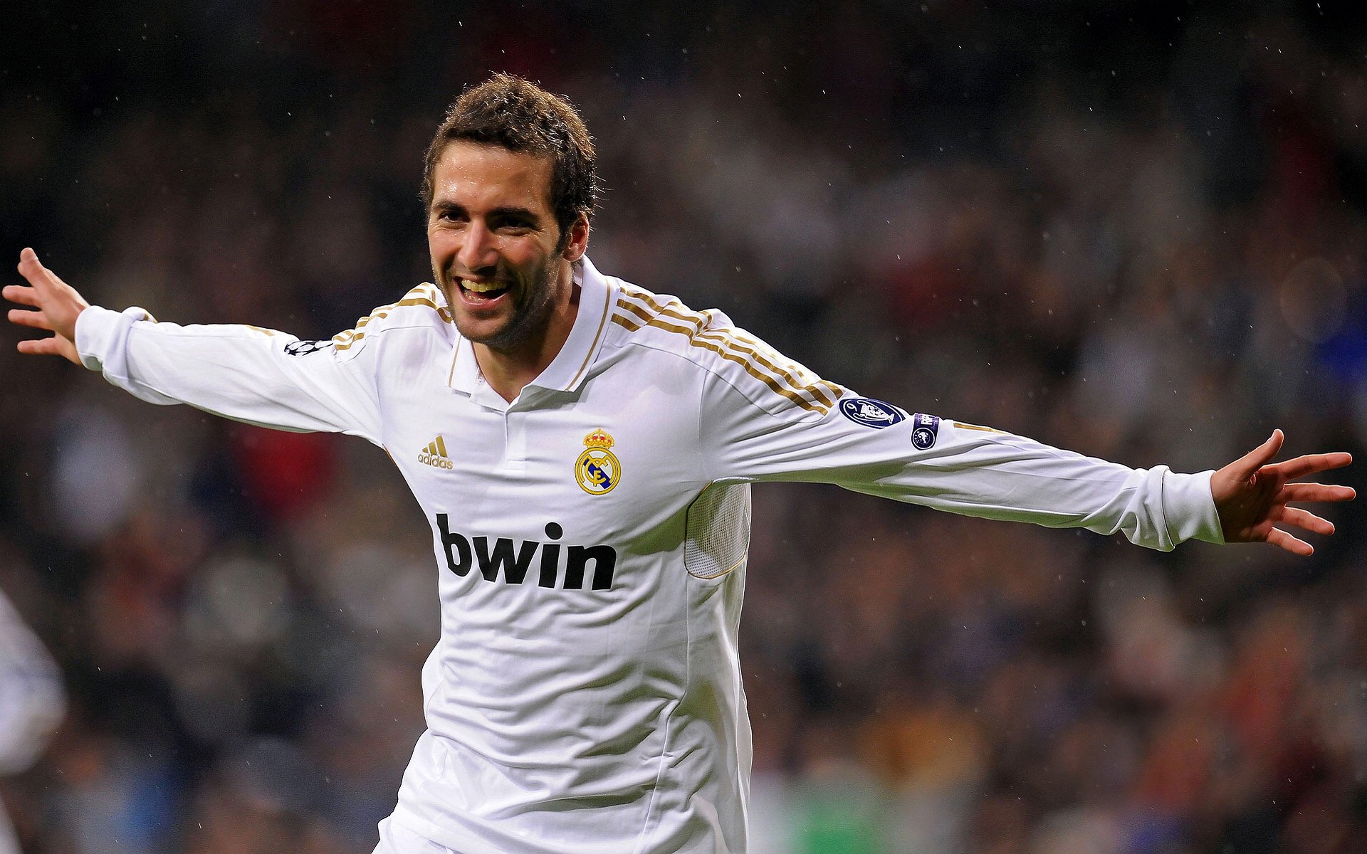 开云体育俱乐部官网-巴西骑手斯蒂芬·巴尔查在巴黎奥运会上获得个人障碍赛银牌，创造历史。